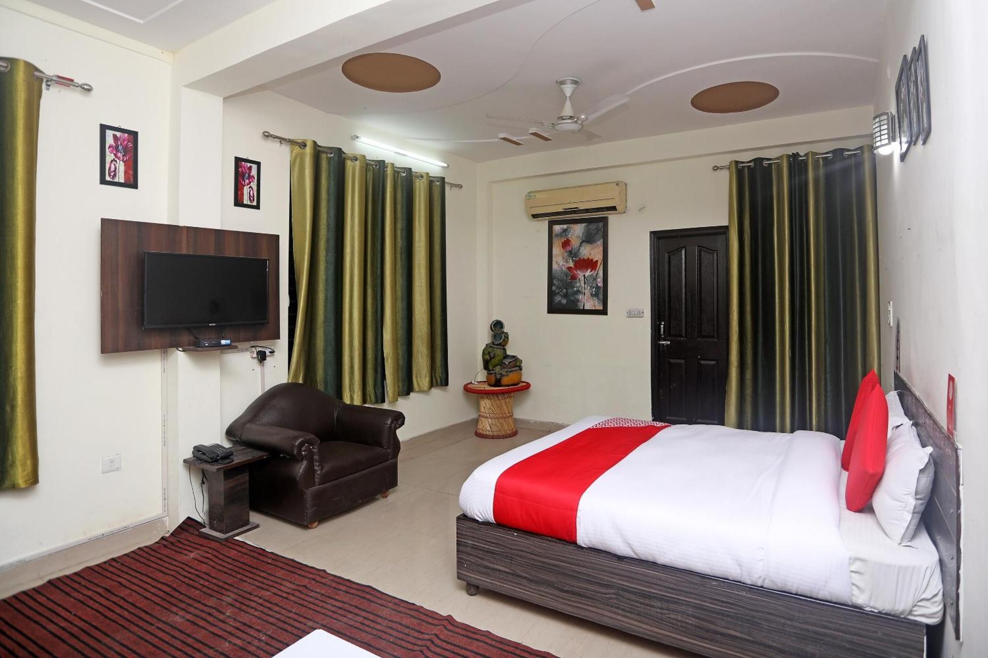 Collection O 19472 Highway Regency Hotell Anupnagar Exteriör bild